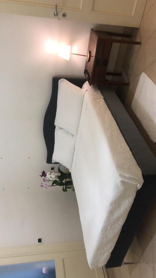 Maison Flores Deluxe Bari Exteriör bild